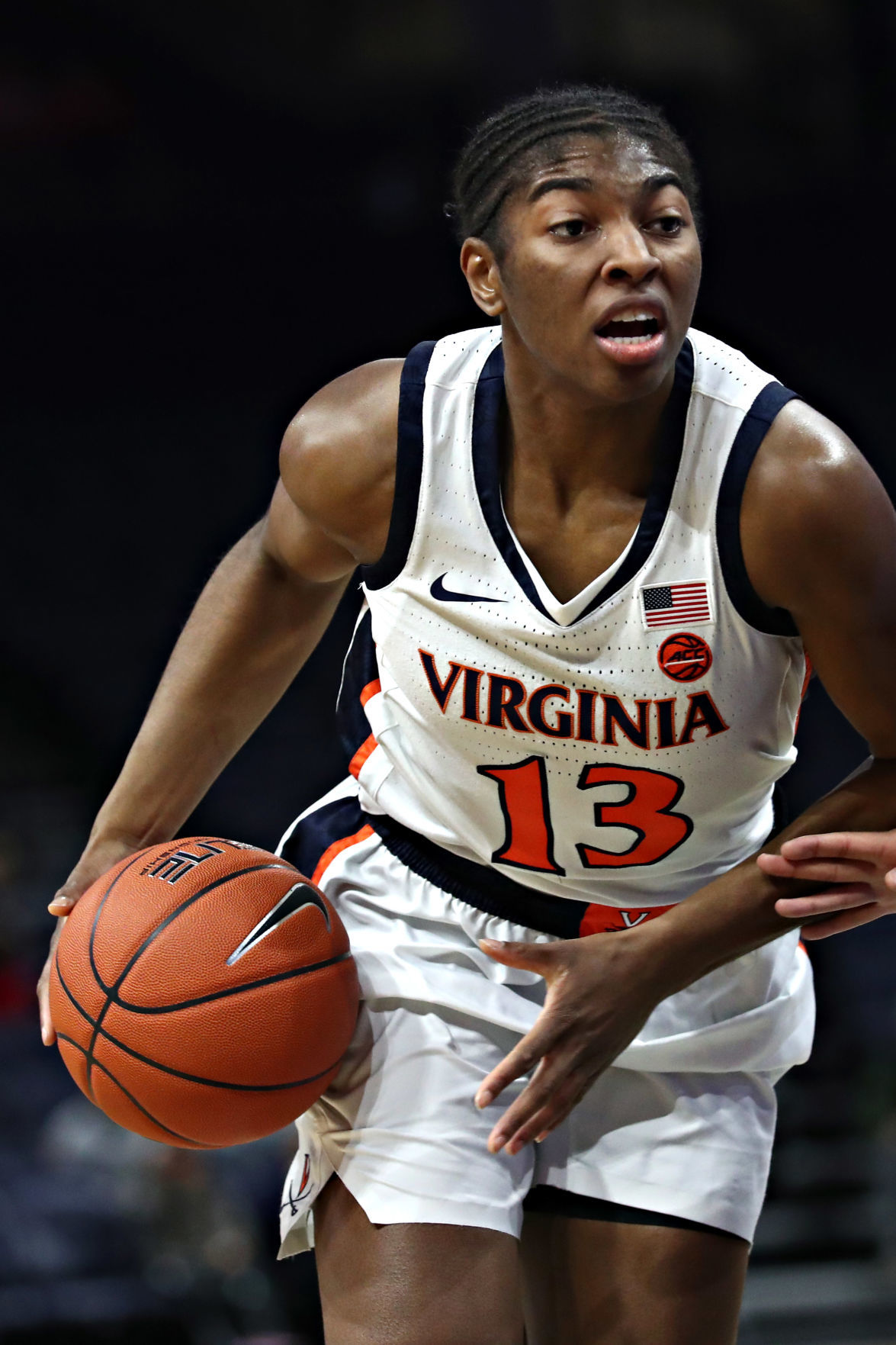 20200109_cdp_sports_uvawomhoops06.JPG